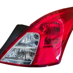 Calavera Derecha Nissan Versa 2012-2019