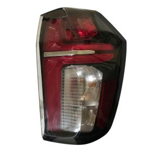Calavera Derecha Chevrolet Suburban 2021-2024